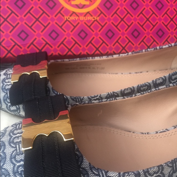 $SOLD$ Tory Burch Gemini Link Printed Bow Flat - Picture 3 of 8